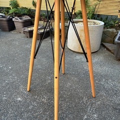 木製ハイテーブルの画像