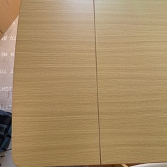 ダイニングテーブルの画像