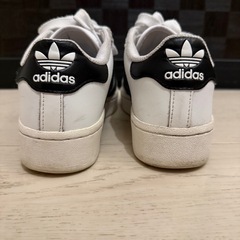 【1/31まで値下】adidas SUPERSTAR 23スニーカーの画像