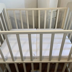 カトージミニベビーベッド（プチバニラ）の画像