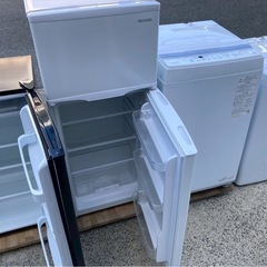 冷蔵庫・洗濯機・ガスコンロ・レンジ・テレビなど数点の画像