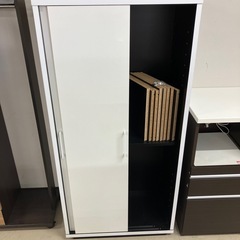 ロ2601-554 木製スライド式本棚 付属品あり キズ汚れ有りの画像