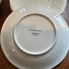 ジバンシー皿の画像