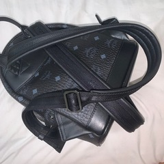 MCM スタッズ スワロフスキー 本革 バックパック ブラック 廃盤 希少 レアの画像