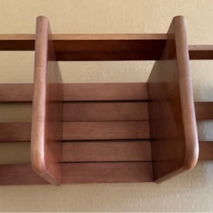 木製ブックスタンドの画像