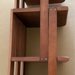 木製ブックスタンドの画像