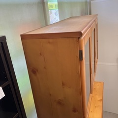 O 2601-555 パイン材使用　カントリースタイルキャビネット　上下分割式　キズ汚れ有りの画像