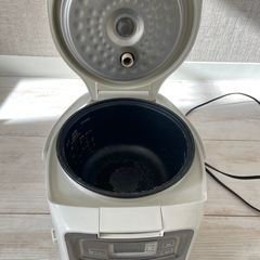 タイガー マイコン炊飯ジャー 炊きたて コンパクト 3合炊き ホワイトの画像