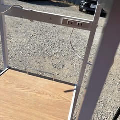 電源、キャスター付き収納の画像