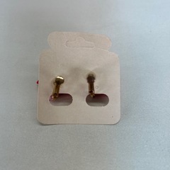 カープ､ユニフォーム型イヤリングの画像