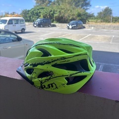 自転車のヘルメットの画像