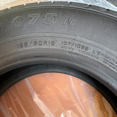ハイエース　タイヤ　ダンロップ　新車外しの画像