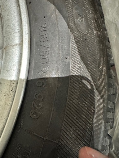 TOYOタイヤ 205/60 r16 92Q スタッドレス