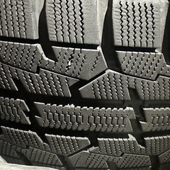 TOYOタイヤ 205/60 r16 92Q スタッドレスの画像