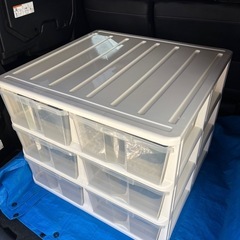 衣装ケースの画像