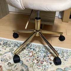 高さ調節機能付き椅子の画像