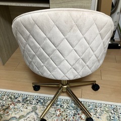 高さ調節機能付き椅子の画像