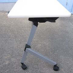 会議テーブル　スタックテーブル　ホワイト　1800ｘ450ｘ720　イトーキ製　ＴＨＰ－１８４Ｘ１－Ｗ９の画像