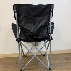 折りたたみ椅子の画像