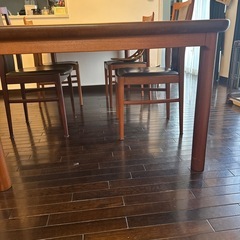 飲食店、アパレルのセンターテーブルに！一枚板の大きなダイニングテーブルの画像