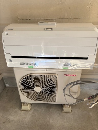 🔴東芝の安心エアコン🔴取付込🤖お掃除機能付き❄️クリーニング済✨️中古 東芝 TOSHIBA ルームエアコン RAS-K221DX 2023年式 100V 15A 主に6畳～ 中古品 ●安心保証1年付き（ガス漏れ、水漏れ、取付不良）✨損害賠償保証で安全✅国家資格保有者が安全作業します🎖️このエアコン購入の方に限り、既設のエアコン取外し処分💰無料💰