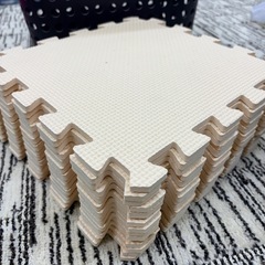 ジョイントマット　30.5×30.5cm　ブラウン27枚　アイボリー14枚　カゴ付の画像