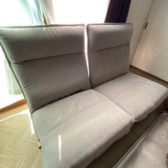 ソファ（お話し中）の画像