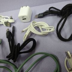 ( E-258 )USB ライトニングケーブル１０本 アダプタ１個 セット⑰グリーンあり 中古 通電確認済みの画像