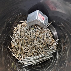 ビス、金折の画像