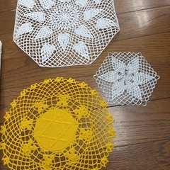レースの敷物　4点の画像