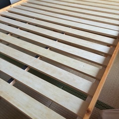 ダブルベッドマットレス、ベッド枠セットの画像