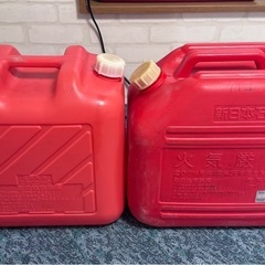 灯油用ポリタンク 20L用在庫2個 1つ1200〜の画像