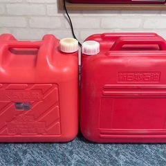 灯油用ポリタンク 20L用在庫2個 1つ1200〜の画像
