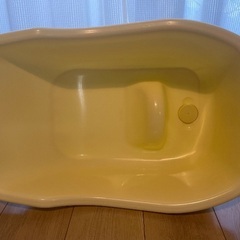 ベビーバス黄色の画像