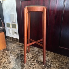 木製本革張りハイスツール　1脚の画像