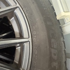 スタッドレスタイヤ　4本セット　ヴェルファイアに使用の画像