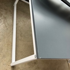 パソコンデスクの画像