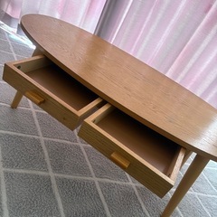 収納付きテーブルの画像