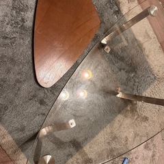 【2/24まで】ガラス天板テーブルの画像