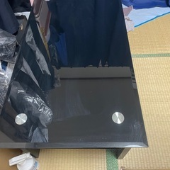 ガラステーブルの画像