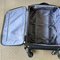 機内持ち込みサイズ　スーツケースの画像