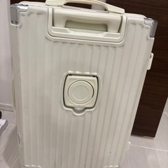 キャリーケースの画像