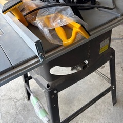 木工用テーブルソーの画像