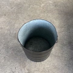 ブリキ缶の画像