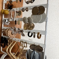 ピアス18点以上❣️まとめ売り　スタンド付きの画像