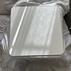 こたつ布団、こたつ机、机の画像