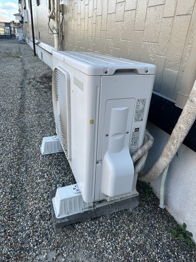再急募 東芝 エアコン RAS-J221P-W 6畳用 取り外し済 