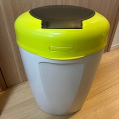 コンビ　おむつゴミ箱の画像