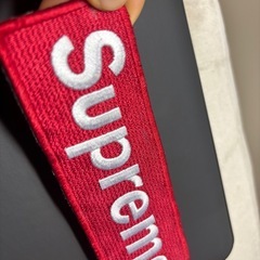 シュプリームボックスロゴの画像