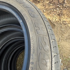 (基本引き取りで)ハイエース18インチ中古タイヤ　TOYOH20車検対応の画像